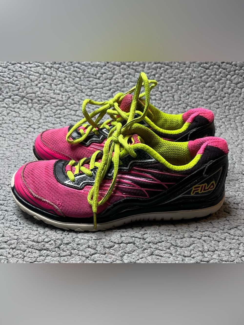 Fila Countdown 3 Running Sneakers Youth Girls Size 3.5 Pink And Yellow